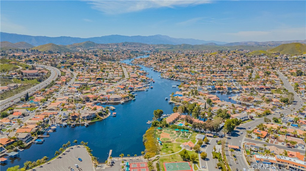 https://media.crmls.org/medias/6d014477-0826-4d9c-b6a5-fb3ca48c3d1c.jpg?preset=X-Large