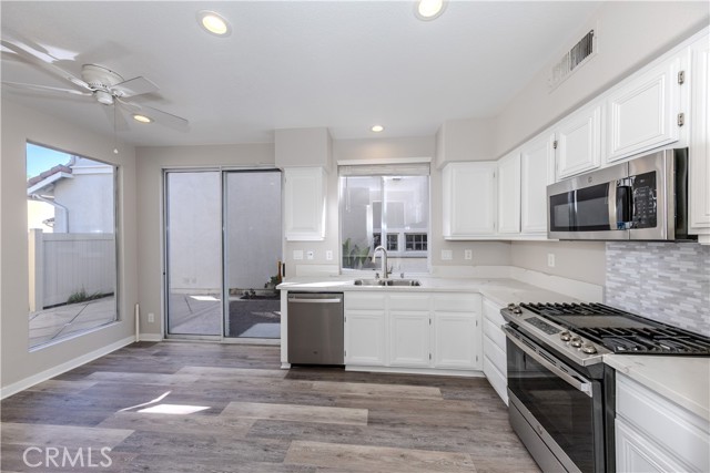 4 Paseo Pensamiento, Rancho Santa Margarita CA: https://media.crmls.org/medias/6d017e25-1cd4-4b29-91c4-4d8baeaee27d.jpg