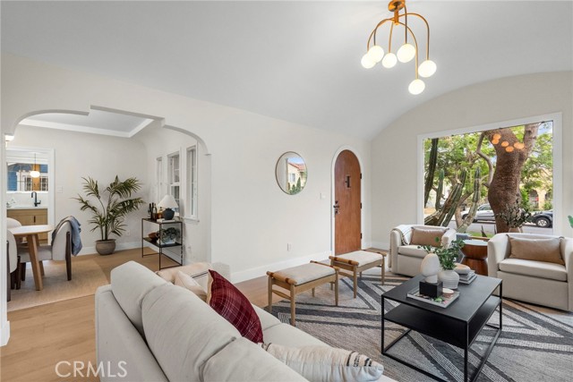 Detail Gallery Image 12 of 46 For 2928 11th, Los Angeles,  CA 90018 - 3 Beds | 2 Baths