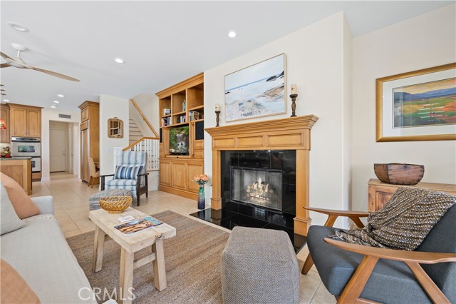 334 Locust Street, Laguna Beach CA: https://media.crmls.org/medias/6d03f7fc-67eb-4195-b518-58a81255215b.jpg