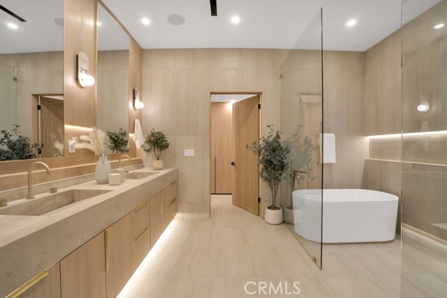 Detail Gallery Image 20 of 63 For 11107 Kling St, North Hollywood,  CA 91602 - 4 Beds | 4 Baths