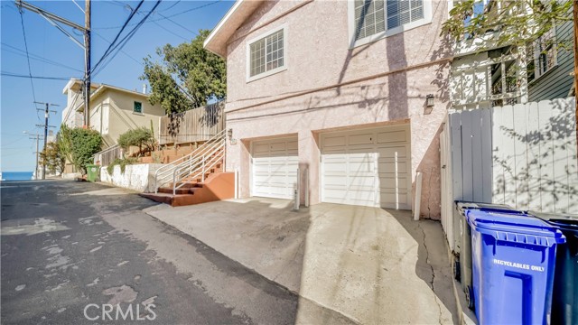 400 17th Street, Manhattan Beach, California 90266, ,Residential Income,Sold,17th,SB21094591