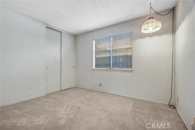 Image 16 of 32 For 19435 Almadin