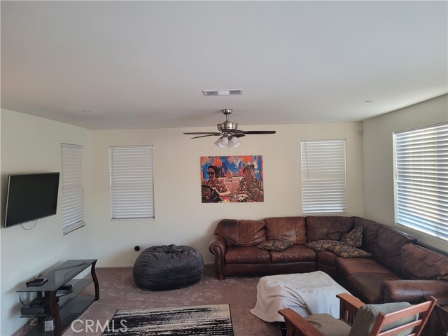 Detail Gallery Image 9 of 21 For 1410 Marble, Beaumont,  CA 92223 - 3 Beds | 2/1 Baths