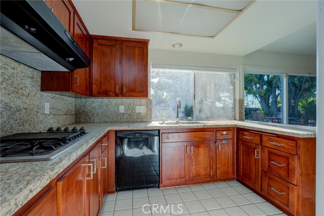Detail Gallery Image 7 of 23 For 6008 Scotmist Dr, Rancho Palos Verdes,  CA 90275 - 5 Beds | 2/2 Baths