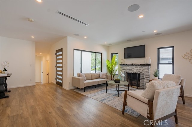 421 Mariposa Avenue, Sierra Madre CA: https://media.crmls.org/medias/6d077435-a383-4f9c-b9c8-3d28ce1600a4.jpg