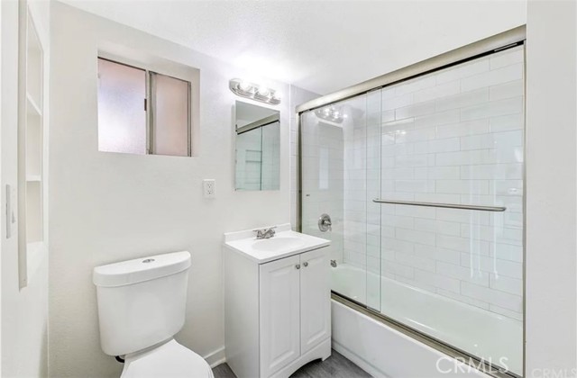 Detail Gallery Image 3 of 10 For 1450 Locust Ave #221,  Long Beach,  CA 90813 - 1 Beds | 1 Baths