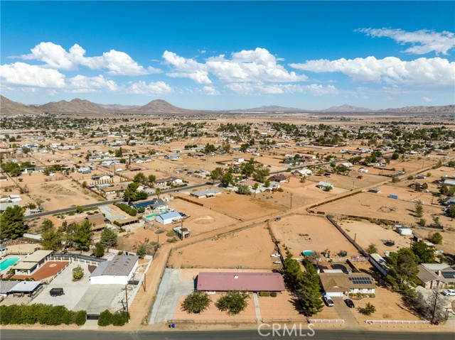 21186 Standing Rock Avenue, Apple Valley CA: https://media.crmls.org/medias/6d095154-7cd4-4a6e-9671-891a342e7500.jpg