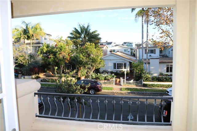 Detail Gallery Image 12 of 29 For 505 Begonia Ave, Corona Del Mar,  CA 92625 - 3 Beds | 3/1 Baths