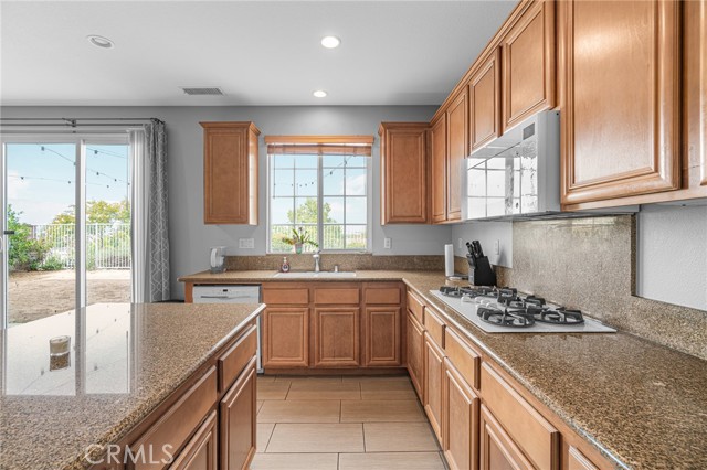 Image 9 of 43 For 16631 Sagebrush Street
