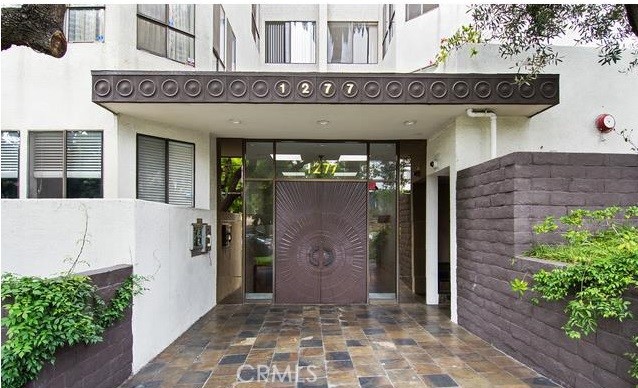 Detail Gallery Image 26 of 32 For 1277 S Beverly Glen Bld #303,  Los Angeles,  CA 90024 - 2 Beds | 2/1 Baths