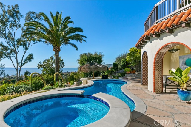 802 Rembrandt Drive, Laguna Beach CA: https://media.crmls.org/medias/6d0ba444-0bb1-4c65-981a-f24d07079e68.jpg
