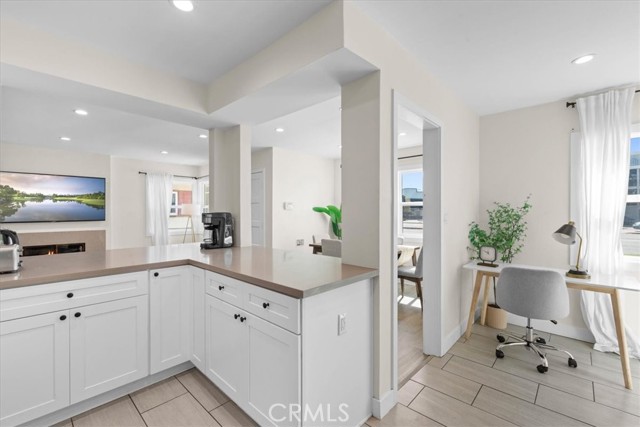 Detail Gallery Image 15 of 39 For 5829 E 2nd, Long Beach,  CA 90803 - 4 Beds | 3 Baths