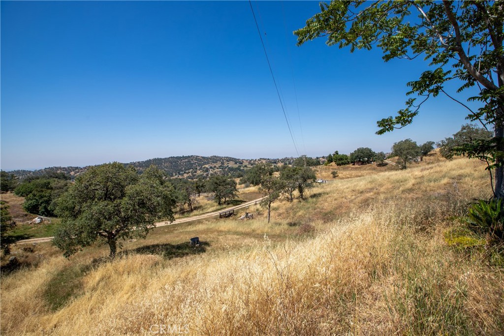 https://media.crmls.org/medias/6d0c821b-7b7e-4099-88d0-e93c273640de.jpg?preset=X-Large