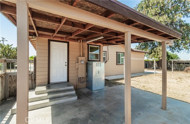 1492 W Sumner Avenue, Fresno CA: https://media.crmls.org/medias/6d0c8242-f270-45c8-a257-595814348387.jpg