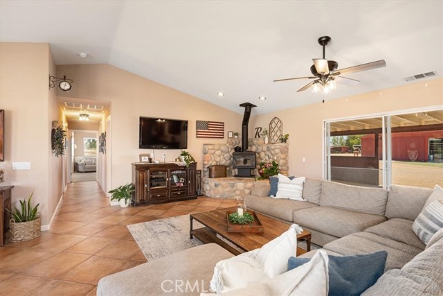 Detail Gallery Image 11 of 73 For 5498 Forked Horn Pl, Paso Robles,  CA 93446 - 3 Beds | 2 Baths