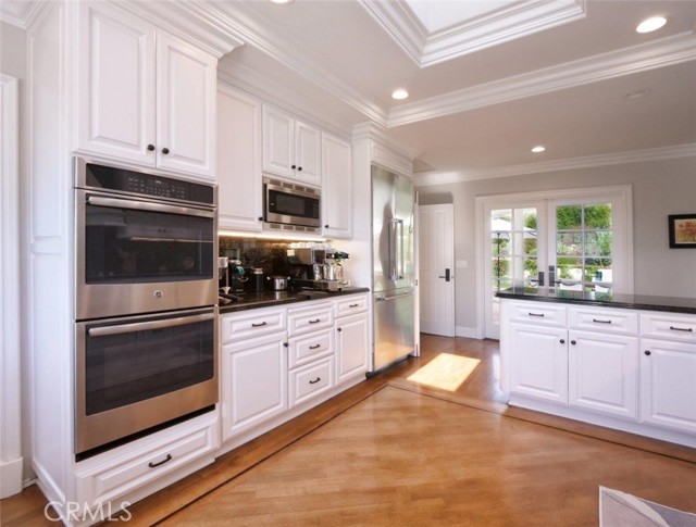 Detail Gallery Image 18 of 46 For 1300 Granvia Altamira, Palos Verdes Estates,  CA 90274 - 4 Beds | 3/2 Baths