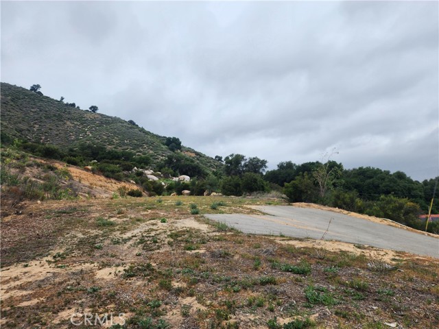 30 Lakeview, Lake Elsinore CA: https://media.crmls.org/medias/6d0d8346-9219-4b22-b4e4-3bae0dc8ec47.jpg