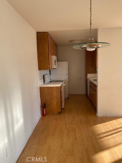 Detail Gallery Image 14 of 16 For 5460 White Oak F202,  Encino,  CA 91316 - 2 Beds | 2 Baths