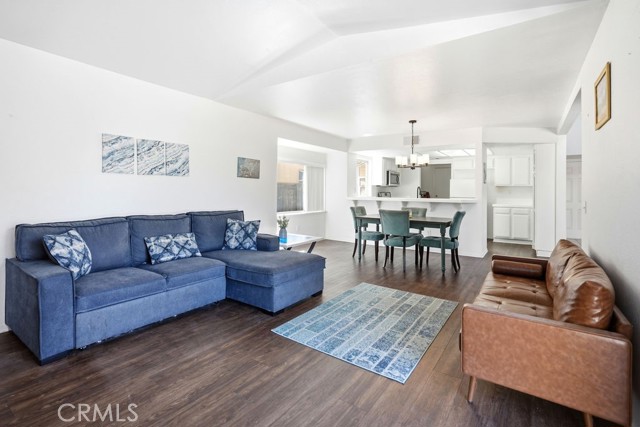 Detail Gallery Image 2 of 41 For 344 Mildred, Perris,  CA 92571 - 3 Beds | 2/1 Baths