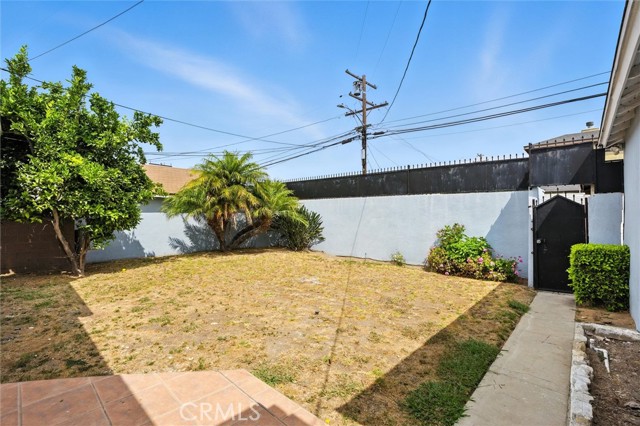 2709 W 109th Street, Inglewood CA: https://media.crmls.org/medias/6d0e7aad-757c-46cf-9efb-32f72c3e6fba.jpg
