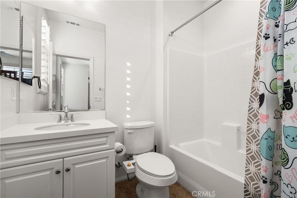 https://media.crmls.org/medias/6d0fa6c6-3d4e-4d50-8905-08f2e42bb98a.jpg?preset=X-Large