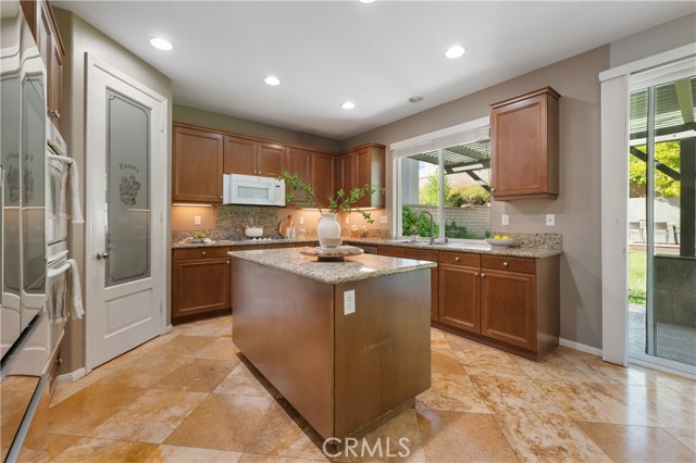 Detail Gallery Image 13 of 68 For 22229 Evening Star Ct, Saugus,  CA 91390 - 6 Beds | 5 Baths