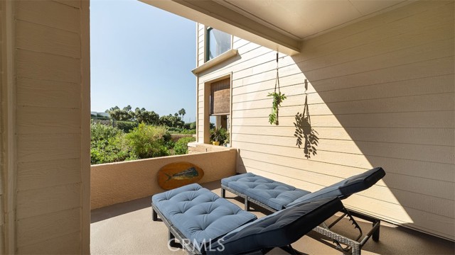 140 The Village, Redondo Beach, California 90277, 2 Bedrooms Bedrooms, ,2 BathroomsBathrooms,Residential,For Sale,The Village,SB24072329