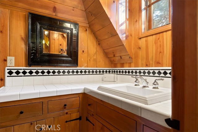 Detail Gallery Image 20 of 62 For 275 D Ln, Lake Arrowhead,  CA 92352 - 6 Beds | 6/1 Baths