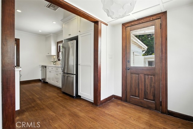 1206 N Keystone, Burbank CA: https://media.crmls.org/medias/6d10b53d-a03b-4c98-8793-c07934ebca17.jpg