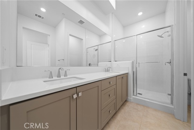 175 Baluster, Irvine CA: https://media.crmls.org/medias/6d112260-9d14-44e9-9559-6bd9e78fba57.jpg