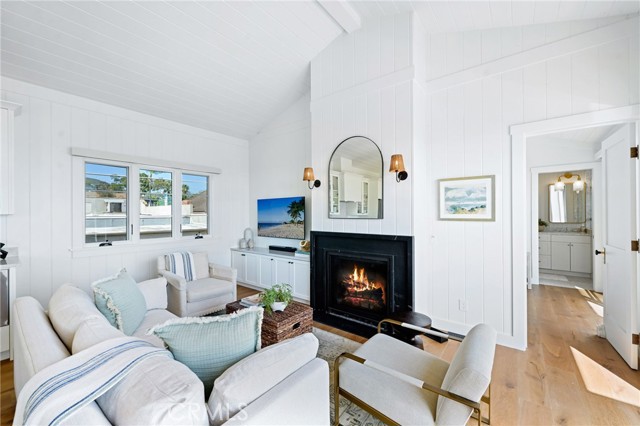 Detail Gallery Image 28 of 43 For 360 Cliff, Laguna Beach,  CA 92651 - 3 Beds | 3 Baths