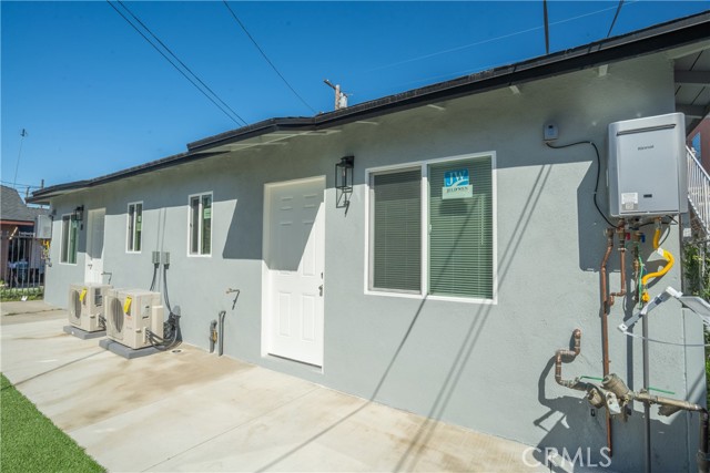 1464 Gardenia Avenue, Long Beach, California 90813, ,Multi-Family,For Sale,Gardenia,SB24077577
