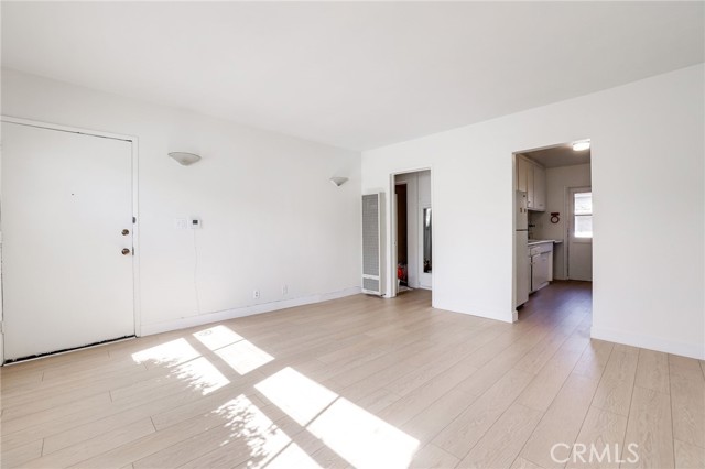 Detail Gallery Image 6 of 15 For 8075 Yorktown, Huntington Beach,  CA 92646 - 2 Beds | 1 Baths