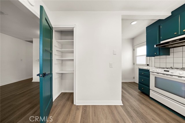 2871 Adriatic Avenue, Long Beach CA: https://media.crmls.org/medias/6d12d29f-f8c9-4dda-8140-e9314fa732f1.jpg