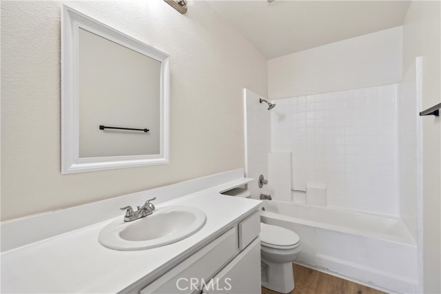 16377 Lakeshore, Lake Elsinore CA: https://media.crmls.org/medias/6d130afb-8df3-4cf5-bc63-0528f9544391.jpg