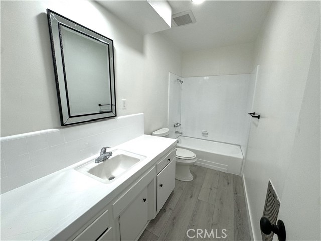 Detail Gallery Image 9 of 11 For 218 S Eucalyptus Ave #3,  Inglewood,  CA 90301 - 1 Beds | 1 Baths