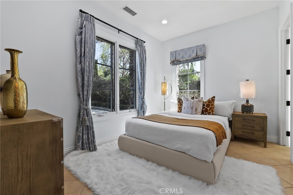 MLS #OC25219998 image #60