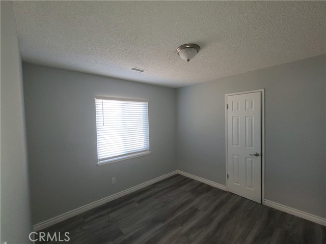 Detail Gallery Image 8 of 17 For 38633 Glenbush Ave, Palmdale,  CA 93550 - 3 Beds | 2 Baths