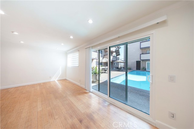 Detail Gallery Image 13 of 28 For 310 N Jackson St #104,  Glendale,  CA 91206 - 2 Beds | 2 Baths