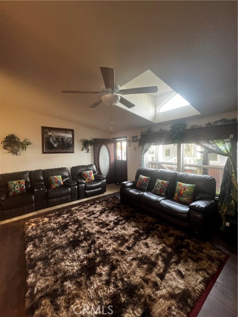 Detail Gallery Image 8 of 36 For 1616 S Euclid #91,  Anaheim,  CA 92802 - 5 Beds | 2 Baths