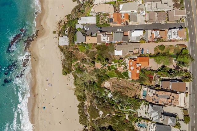 Detail Gallery Image 2 of 43 For 32061 Coast Hwy, Laguna Beach,  CA 92651 - 4 Beds | 4/2 Baths