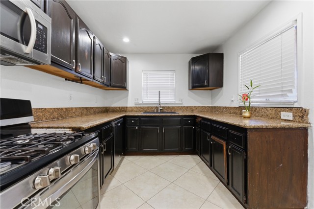 Detail Gallery Image 9 of 27 For 1701 W 136th, Compton,  CA 90222 - 3 Beds | 1 Baths