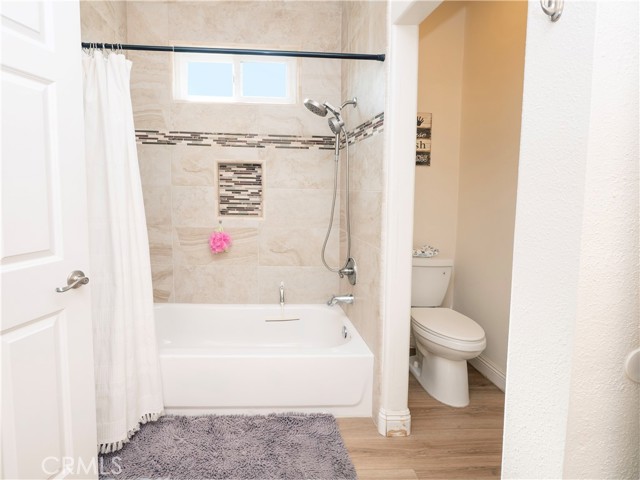 1586 W Mcwethy Street, Rialto CA: https://media.crmls.org/medias/6d16a60a-38d6-4de7-99ed-f3d22a0735ff.jpg