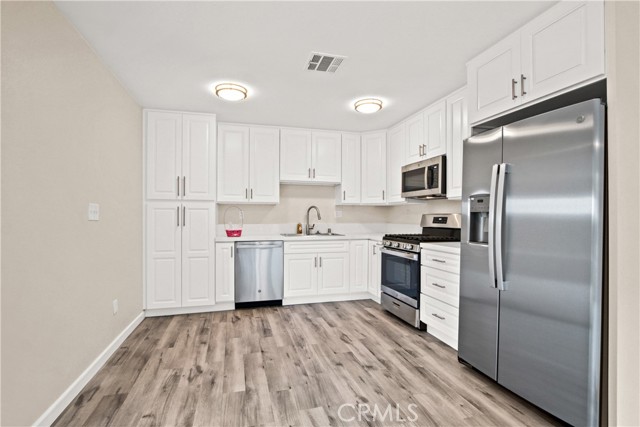 Detail Gallery Image 5 of 11 For 9166 Cerritos Ave #102,  Anaheim,  CA 92804 - 2 Beds | 2 Baths