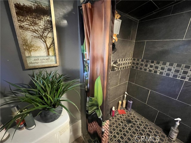 Detail Gallery Image 15 of 22 For 2375 Spruce Dr, Running Springs,  CA 92382 - 1 Beds | 1 Baths