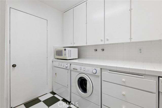 Detail Gallery Image 29 of 50 For 5330 Lindley Ave #305,  Encino,  CA 91316 - 2 Beds | 2 Baths