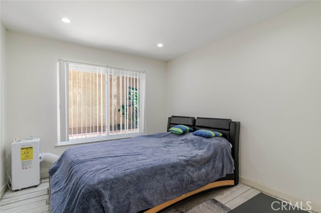 Detail Gallery Image 16 of 32 For 15931 Foothill, –,  CA 91342 - 3 Beds | 2 Baths