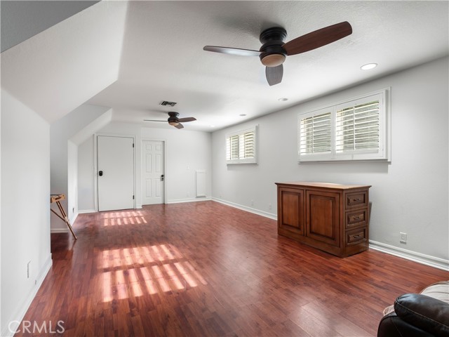Detail Gallery Image 25 of 46 For 26675 Macmillan Ranch Rd, Canyon Country,  CA 91387 - 5 Beds | 4/1 Baths