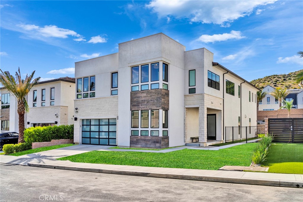 20537 W Overlook Court
